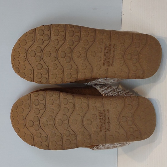 Dearfoams Cozy Comfort Women's Moc Toe Clog Slippers with Chunky Knit Collar - Picture 9 of 12